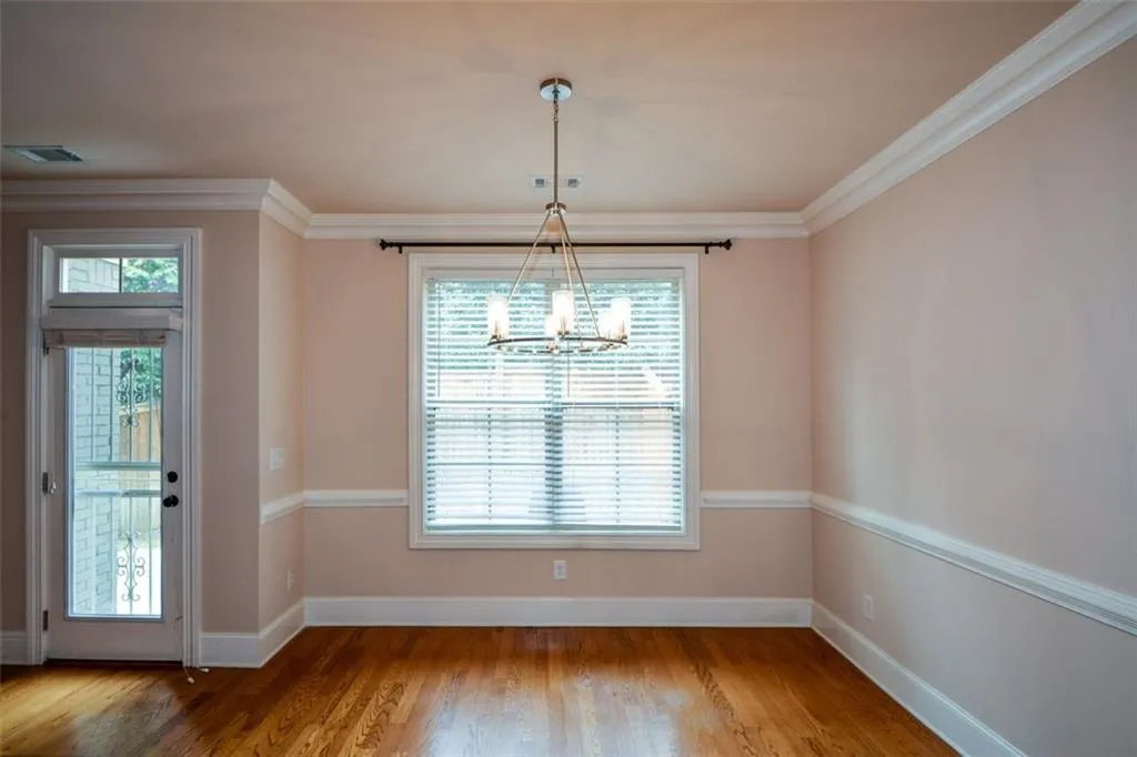 7880 Glisten Avenue, Atlanta, Georgia 30328, 3 Bedrooms Bedrooms, ,2 BathroomsBathrooms,Residential,Sold,7880 Glisten Avenue,7183864