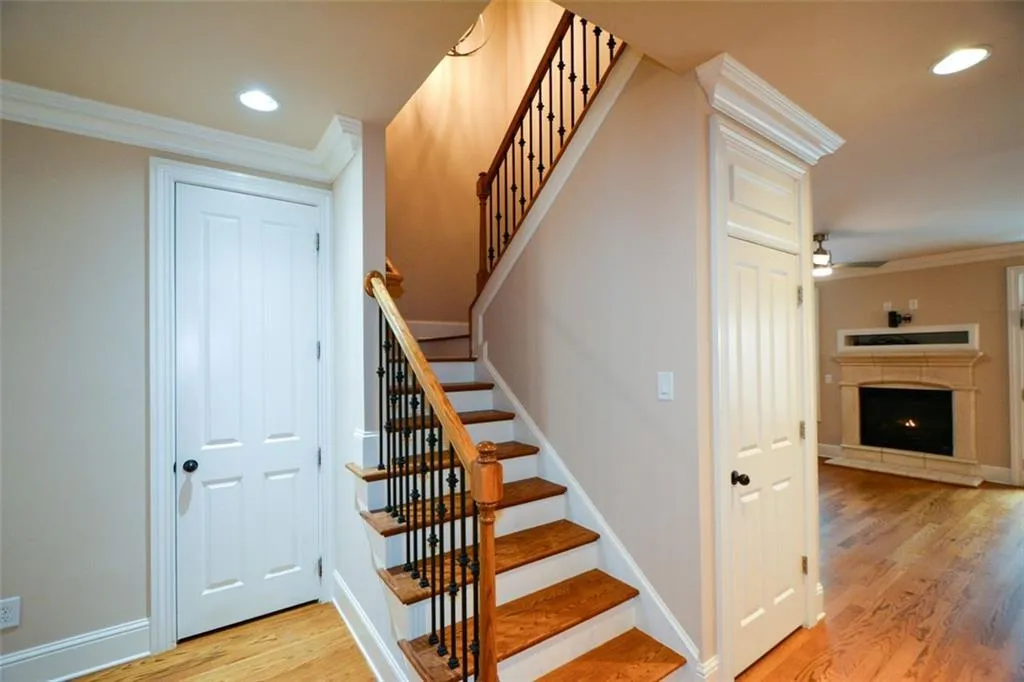 7880 Glisten Avenue, Atlanta, Georgia 30328, 3 Bedrooms Bedrooms, ,2 BathroomsBathrooms,Residential,Sold,7880 Glisten Avenue,7183864