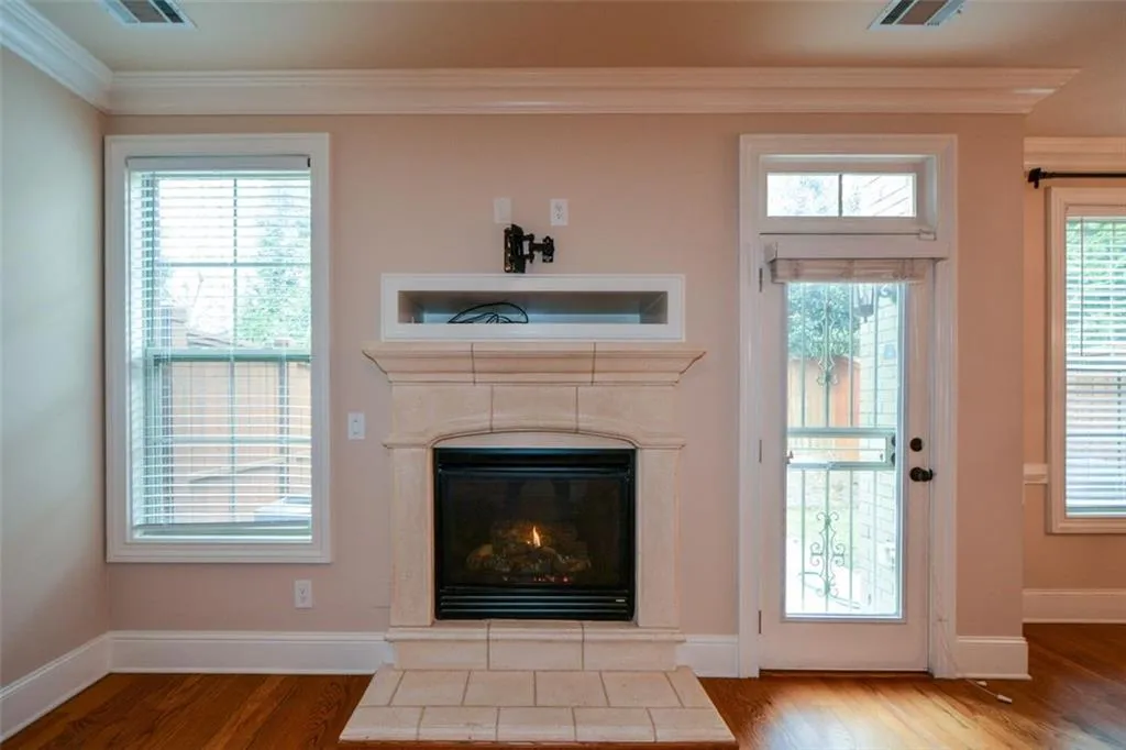 7880 Glisten Avenue, Atlanta, Georgia 30328, 3 Bedrooms Bedrooms, ,2 BathroomsBathrooms,Residential,Sold,7880 Glisten Avenue,7183864