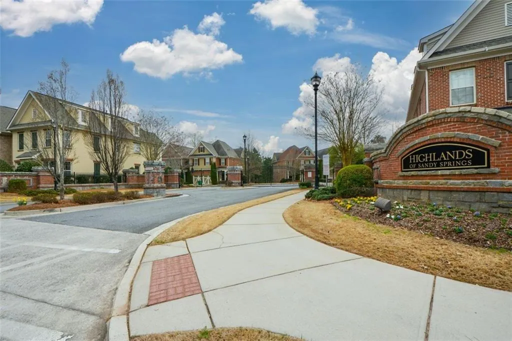 7880 Glisten Avenue, Atlanta, Georgia 30328, 3 Bedrooms Bedrooms, ,2 BathroomsBathrooms,Residential,Sold,7880 Glisten Avenue,7183864