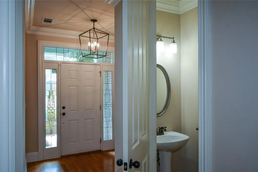 7880 Glisten Avenue, Atlanta, Georgia 30328, 3 Bedrooms Bedrooms, ,2 BathroomsBathrooms,Residential,Sold,7880 Glisten Avenue,7183864