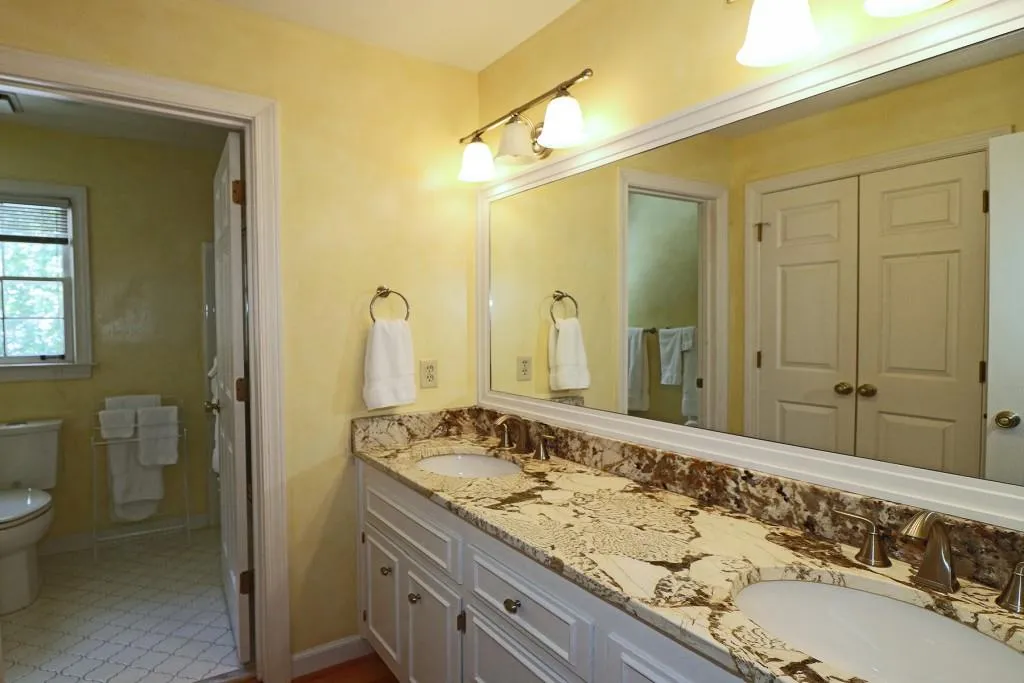 30 Cameron Glen Drive, Sandy Springs, Georgia 30328, 5 Bedrooms Bedrooms, ,4 BathroomsBathrooms,Residential,Sold,30 Cameron Glen Drive,6555212