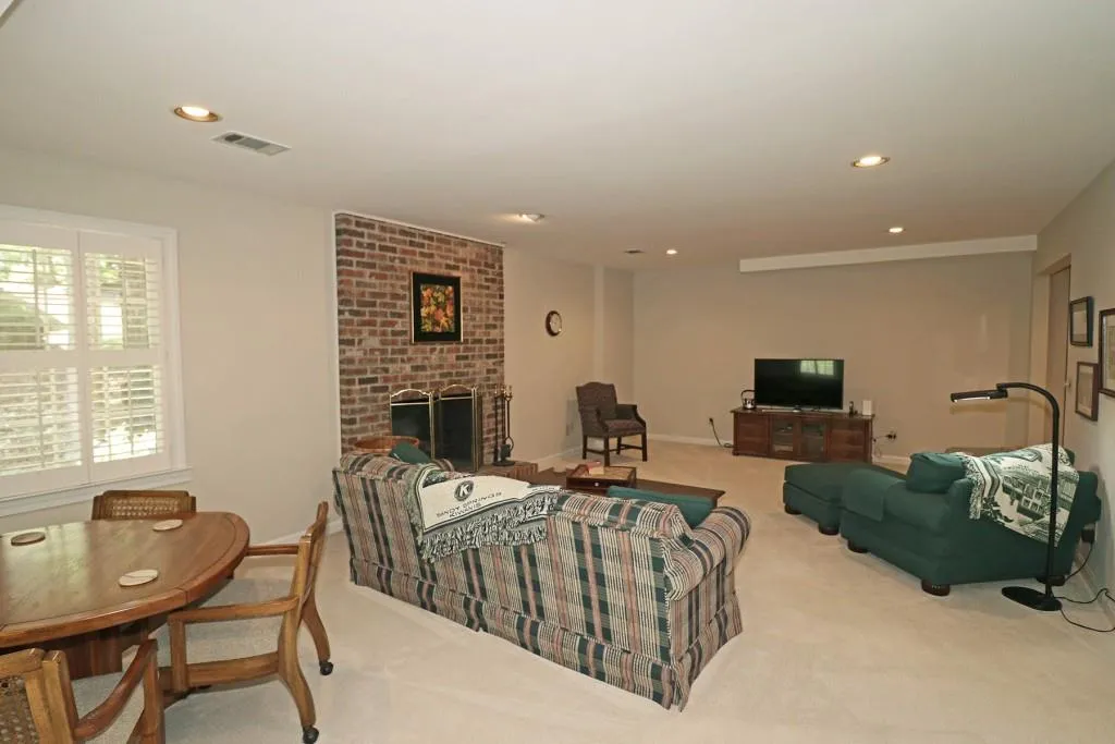 30 Cameron Glen Drive, Sandy Springs, Georgia 30328, 5 Bedrooms Bedrooms, ,4 BathroomsBathrooms,Residential,Sold,30 Cameron Glen Drive,6555212