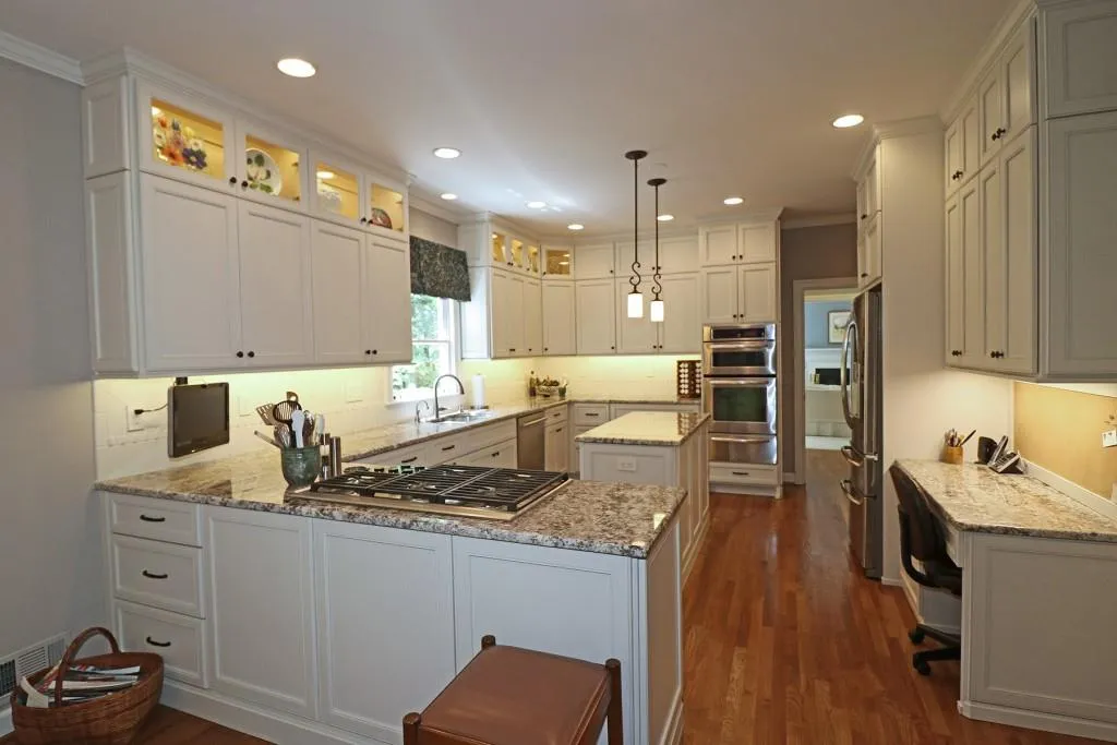 30 Cameron Glen Drive, Sandy Springs, Georgia 30328, 5 Bedrooms Bedrooms, ,4 BathroomsBathrooms,Residential,Sold,30 Cameron Glen Drive,6555212