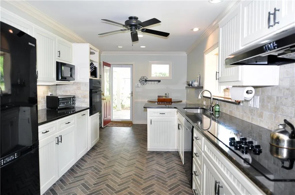 5980 Hilderbrand Drive, Sandy Springs, Georgia 30328, 3 Bedrooms Bedrooms, ,2 BathroomsBathrooms,Residential,Sold,5980 Hilderbrand Drive,5703817