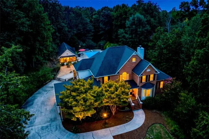 189 S Tanglewood Drive, Royston, Georgia 30662