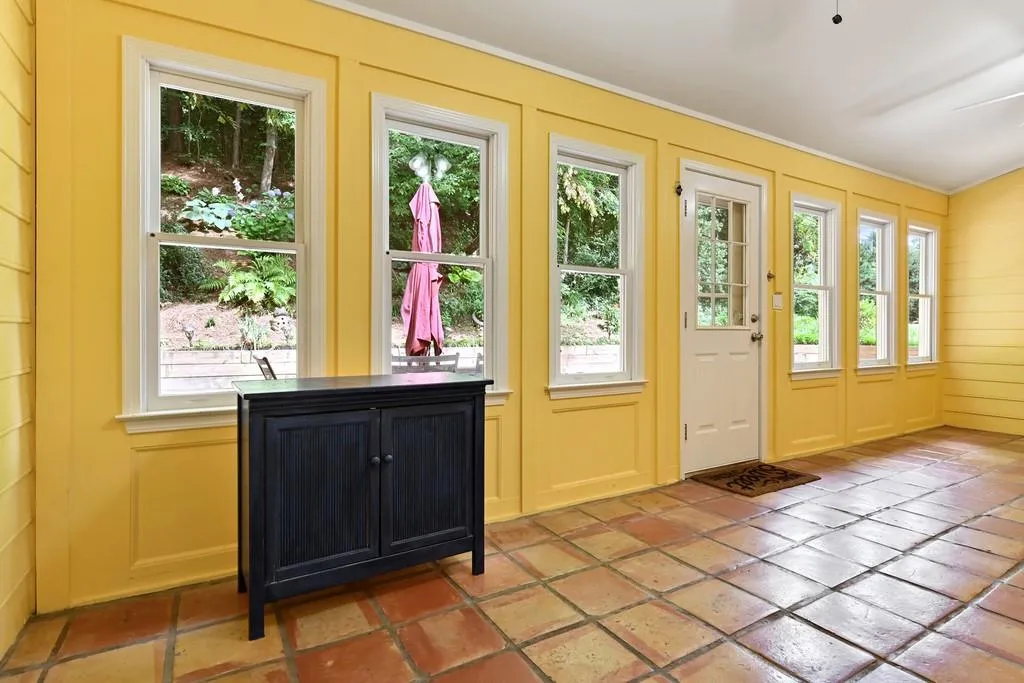 565 Towergate Place, Sandy Springs, Georgia 30350, 3 Bedrooms Bedrooms, ,3 BathroomsBathrooms,Residential,Sold,565 Towergate Place,6739376 565 Towergate Place, Sandy Springs, Georgia 30350, 3 Bedrooms Bedrooms, ,3 BathroomsBathrooms,Residential,Sold,565 Towergate Place,6739376