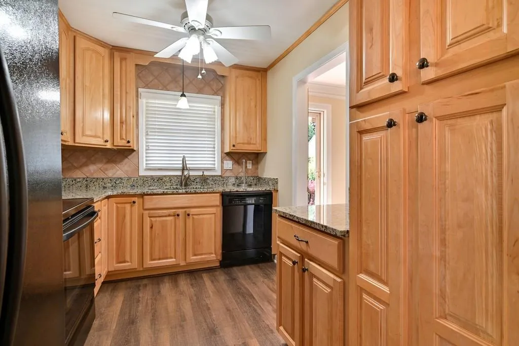 565 Towergate Place, Sandy Springs, Georgia 30350, 3 Bedrooms Bedrooms, ,3 BathroomsBathrooms,Residential,Sold,565 Towergate Place,6739376 565 Towergate Place, Sandy Springs, Georgia 30350, 3 Bedrooms Bedrooms, ,3 BathroomsBathrooms,Residential,Sold,565 Towergate Place,6739376