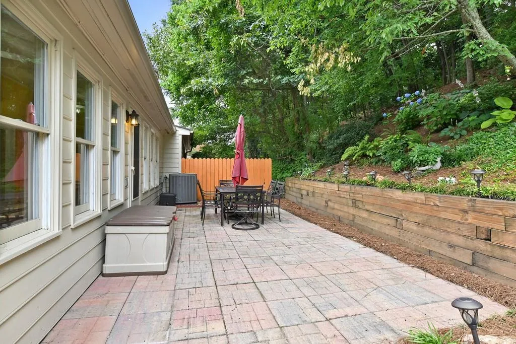 565 Towergate Place, Sandy Springs, Georgia 30350, 3 Bedrooms Bedrooms, ,3 BathroomsBathrooms,Residential,Sold,565 Towergate Place,6739376 565 Towergate Place, Sandy Springs, Georgia 30350, 3 Bedrooms Bedrooms, ,3 BathroomsBathrooms,Residential,Sold,565 Towergate Place,6739376