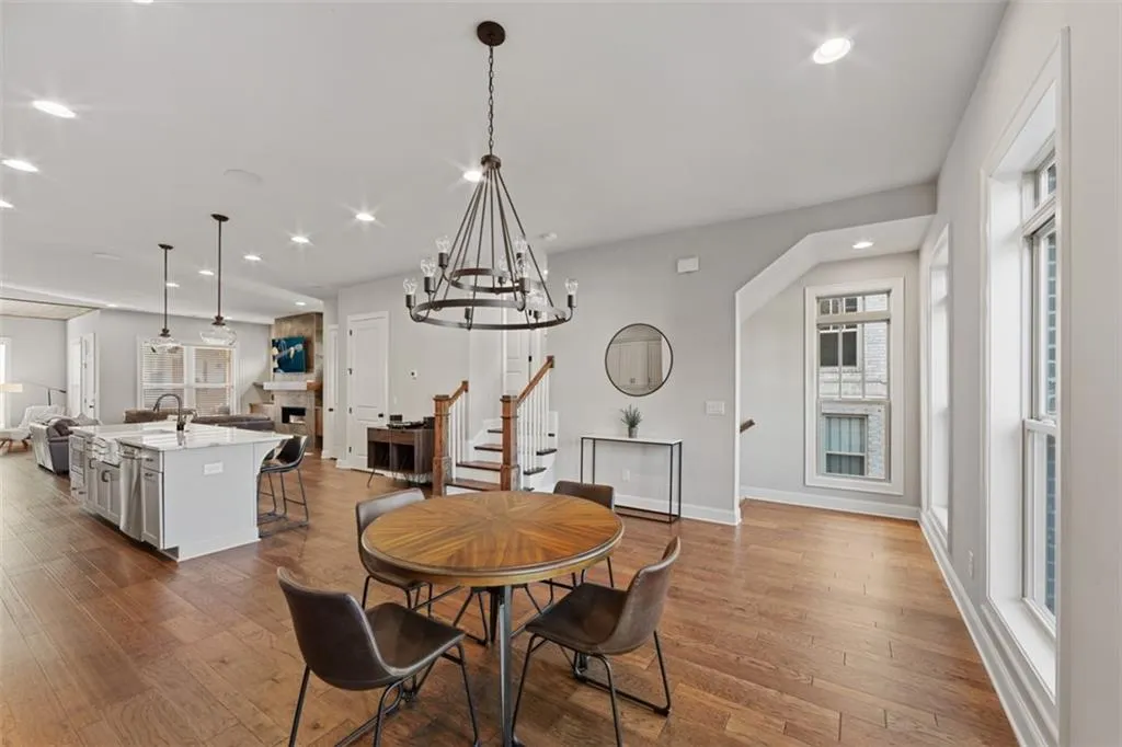 253 Franklin Road, Atlanta, Georgia 30342, 3 Bedrooms Bedrooms, ,3 BathroomsBathrooms,Residential,Sold,253 Franklin Road,7138582