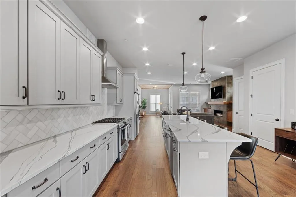 253 Franklin Road, Atlanta, Georgia 30342, 3 Bedrooms Bedrooms, ,3 BathroomsBathrooms,Residential,Sold,253 Franklin Road,7138582