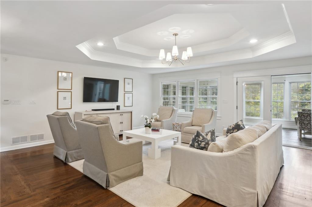 6825 Sunny Brook Lane, Atlanta, Georgia 30328, 3 Bedrooms Bedrooms, ,2 BathroomsBathrooms,Residential,Sold,6825 Sunny Brook Lane,7296764