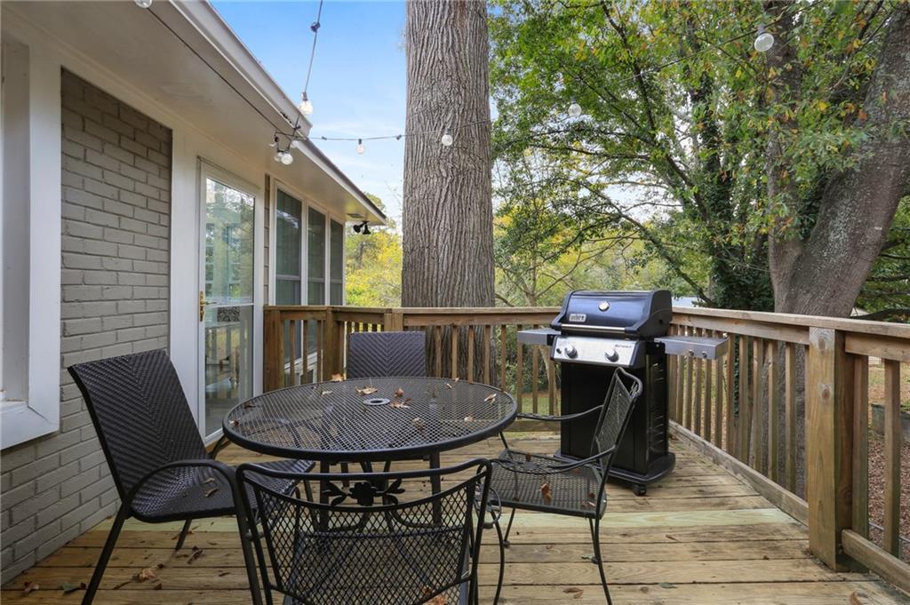 6825 Sunny Brook Lane, Atlanta, Georgia 30328, 3 Bedrooms Bedrooms, ,2 BathroomsBathrooms,Residential,Sold,6825 Sunny Brook Lane,7296764