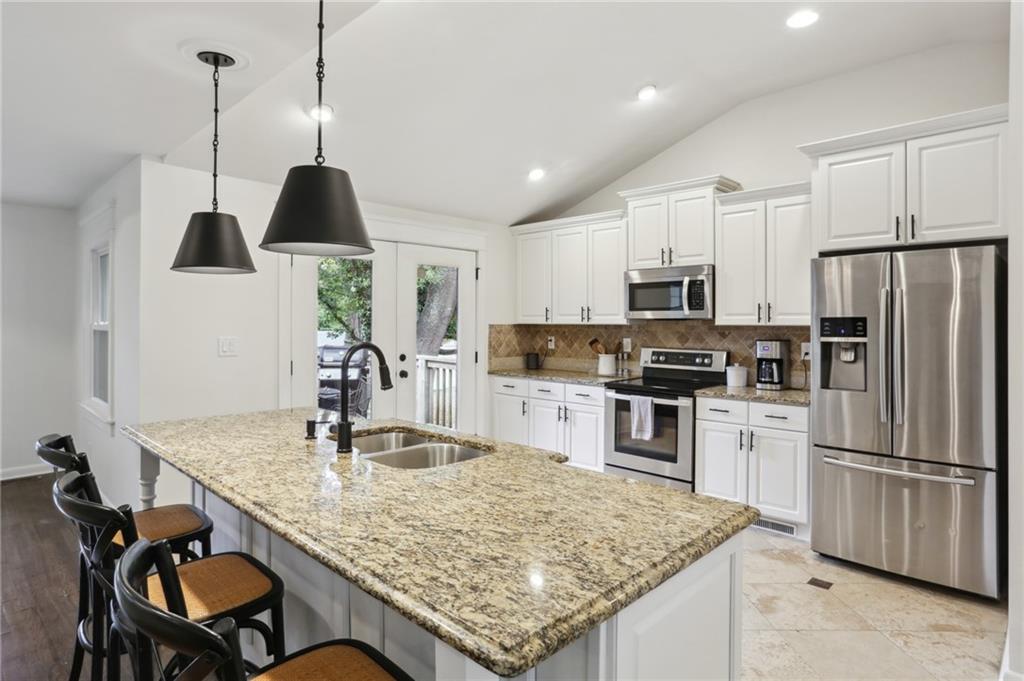 6825 Sunny Brook Lane, Atlanta, Georgia 30328, 3 Bedrooms Bedrooms, ,2 BathroomsBathrooms,Residential,Sold,6825 Sunny Brook Lane,7296764