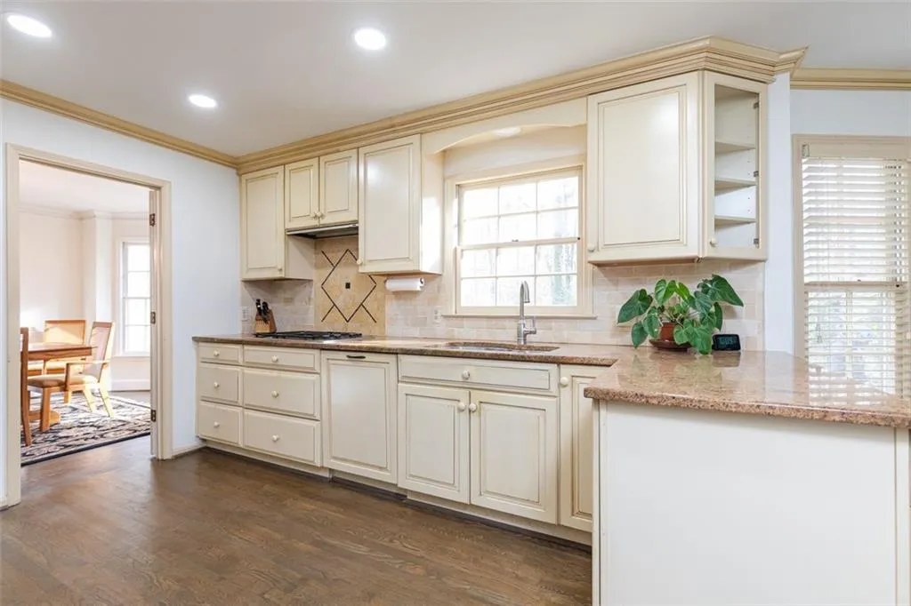 325 Breakwater Ridge, Atlanta, Georgia 30328, 5 Bedrooms Bedrooms, ,4 BathroomsBathrooms,Residential,Sold,325 Breakwater Ridge,6838047