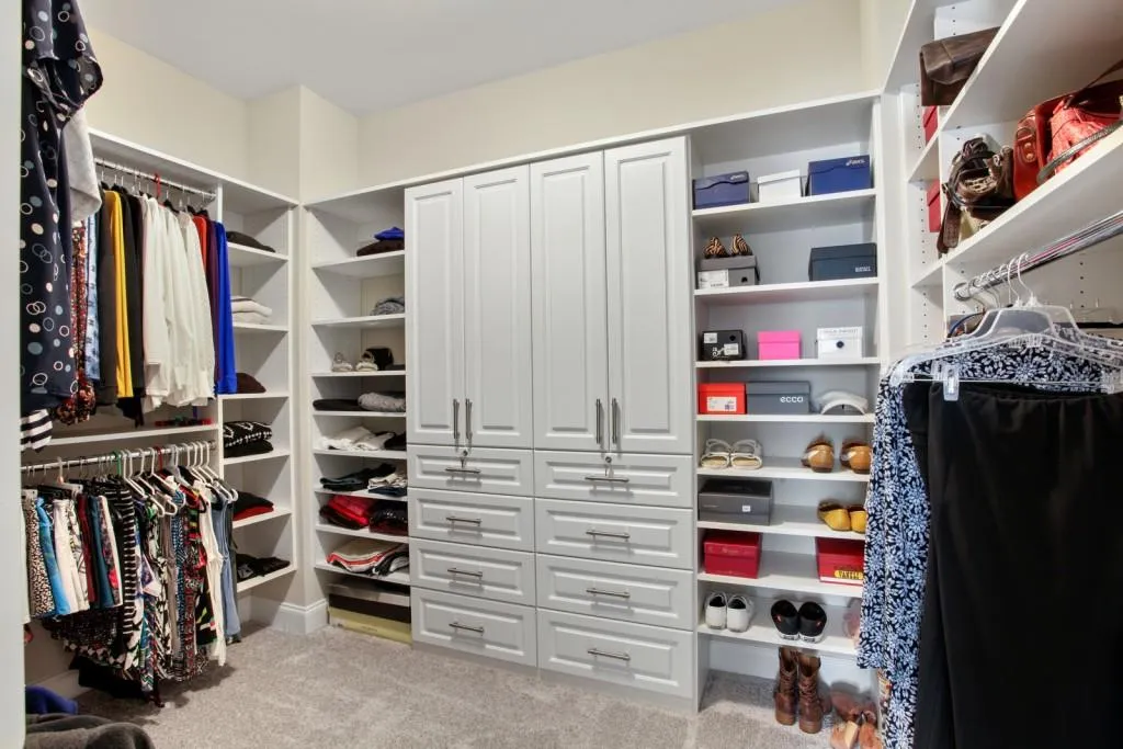 6494 Canopy Drive, Atlanta, Georgia 30328, 5 Bedrooms Bedrooms, ,4 BathroomsBathrooms,Residential,Sold,6494 Canopy Drive,6981534