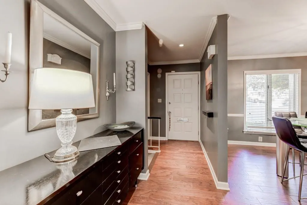 5 Ivy Trail Ne, Atlanta, Georgia 30342, 3 Bedrooms Bedrooms, ,3 BathroomsBathrooms,Residential,Sold,5 Ivy Trail Ne,6013431