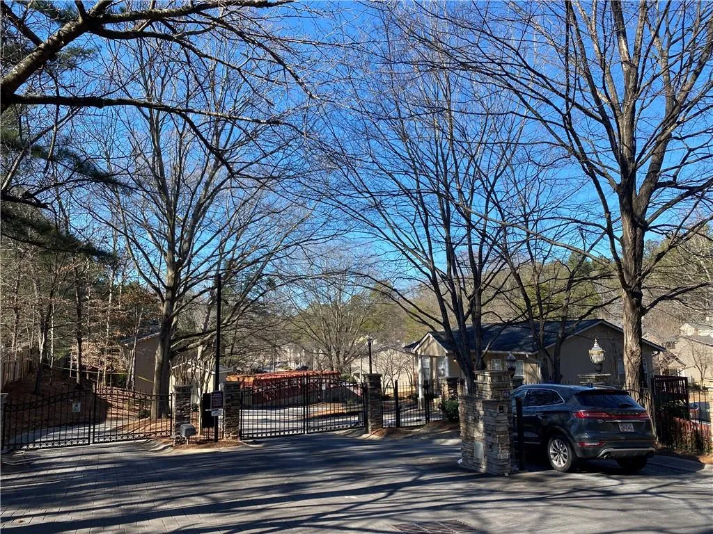 1804 Masons Creek Cir, Sandy Springs, Georgia 30350, 3 Bedrooms Bedrooms, ,3 BathroomsBathrooms,Residential,Sold,1804 Masons Creek Cir,6848134