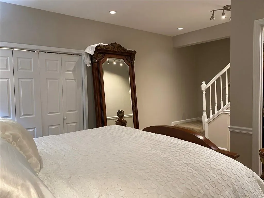 1804 Masons Creek Cir, Sandy Springs, Georgia 30350, 3 Bedrooms Bedrooms, ,3 BathroomsBathrooms,Residential,Sold,1804 Masons Creek Cir,6848134