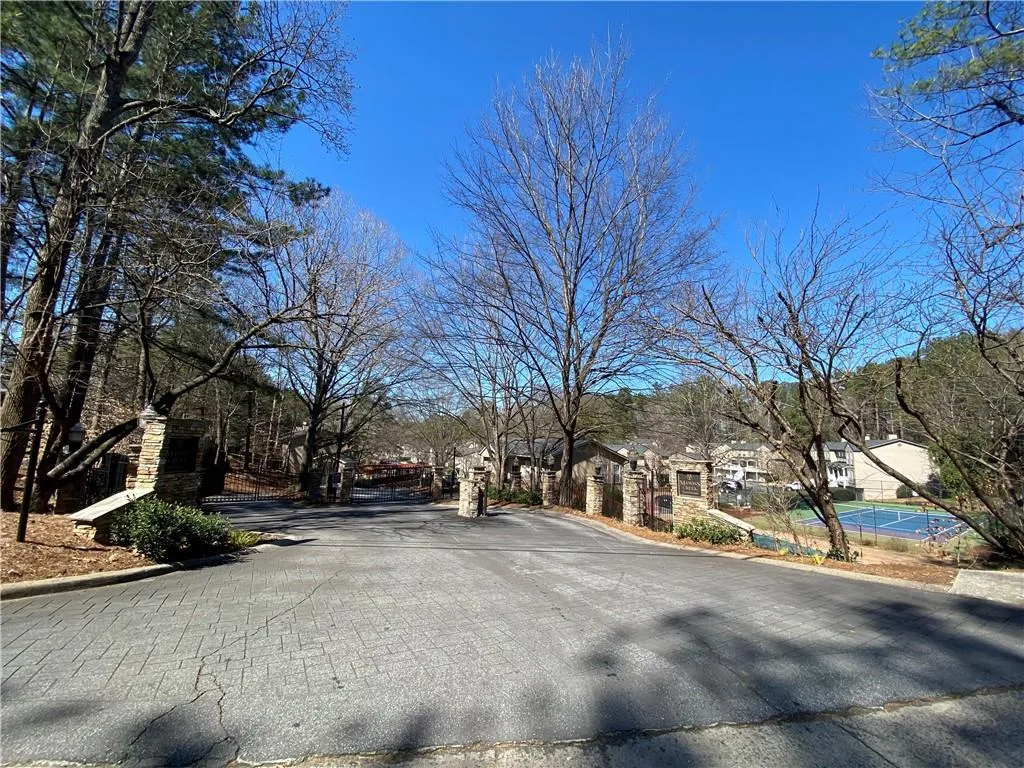 1804 Masons Creek Cir, Sandy Springs, Georgia 30350, 3 Bedrooms Bedrooms, ,3 BathroomsBathrooms,Residential,Sold,1804 Masons Creek Cir,6848134