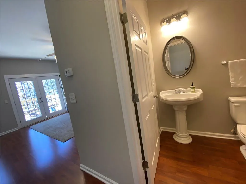 1804 Masons Creek Cir, Sandy Springs, Georgia 30350, 3 Bedrooms Bedrooms, ,3 BathroomsBathrooms,Residential,Sold,1804 Masons Creek Cir,6848134