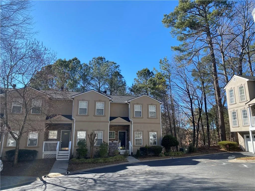 1804 Masons Creek Cir, Sandy Springs, Georgia 30350, 3 Bedrooms Bedrooms, ,3 BathroomsBathrooms,Residential,Sold,1804 Masons Creek Cir,6848134