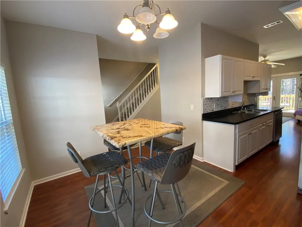 1804 Masons Creek Cir, Sandy Springs, Georgia 30350, 3 Bedrooms Bedrooms, ,3 BathroomsBathrooms,Residential,Sold,1804 Masons Creek Cir,6848134