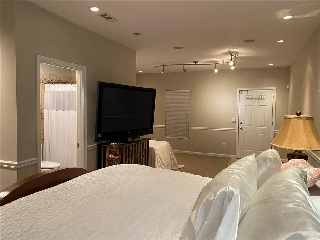 1804 Masons Creek Cir, Sandy Springs, Georgia 30350, 3 Bedrooms Bedrooms, ,3 BathroomsBathrooms,Residential,Sold,1804 Masons Creek Cir,6848134