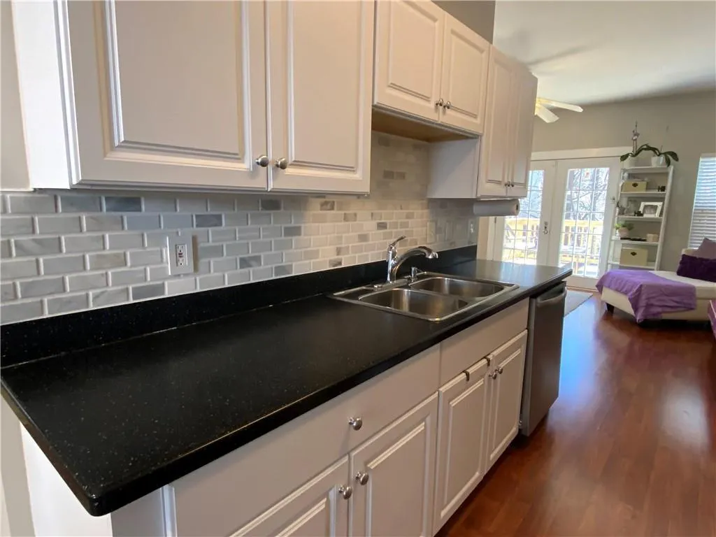 1804 Masons Creek Cir, Sandy Springs, Georgia 30350, 3 Bedrooms Bedrooms, ,3 BathroomsBathrooms,Residential,Sold,1804 Masons Creek Cir,6848134