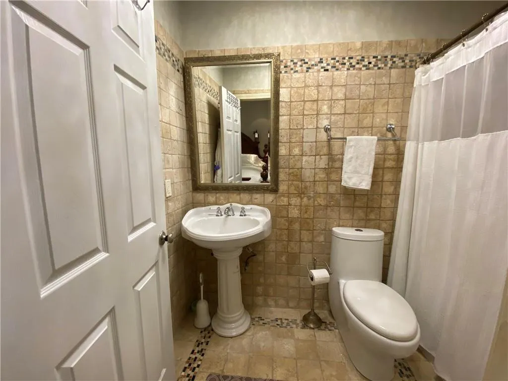 1804 Masons Creek Cir, Sandy Springs, Georgia 30350, 3 Bedrooms Bedrooms, ,3 BathroomsBathrooms,Residential,Sold,1804 Masons Creek Cir,6848134
