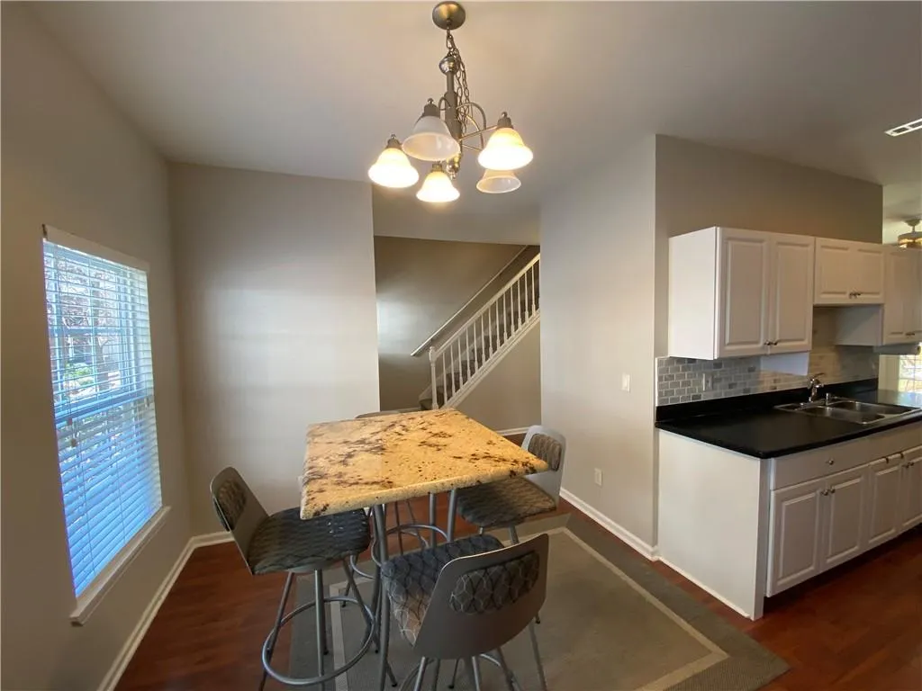 1804 Masons Creek Cir, Sandy Springs, Georgia 30350, 3 Bedrooms Bedrooms, ,3 BathroomsBathrooms,Residential,Sold,1804 Masons Creek Cir,6848134