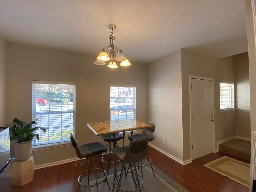 1804 Masons Creek Cir, Sandy Springs, Georgia 30350, 3 Bedrooms Bedrooms, ,3 BathroomsBathrooms,Residential,Sold,1804 Masons Creek Cir,6848134
