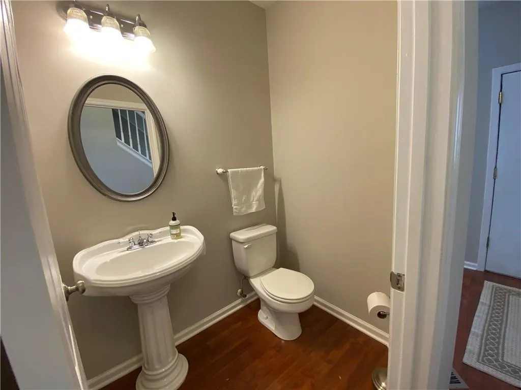 1804 Masons Creek Cir, Sandy Springs, Georgia 30350, 3 Bedrooms Bedrooms, ,3 BathroomsBathrooms,Residential,Sold,1804 Masons Creek Cir,6848134
