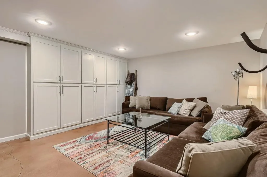 2208 Queen Anne Court, Sandy Springs, Georgia 30350, 3 Bedrooms Bedrooms, ,2 BathroomsBathrooms,Residential,Sold,2208 Queen Anne Court,6969131