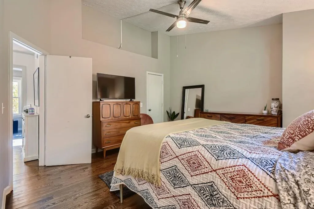 2208 Queen Anne Court, Sandy Springs, Georgia 30350, 3 Bedrooms Bedrooms, ,2 BathroomsBathrooms,Residential,Sold,2208 Queen Anne Court,6969131