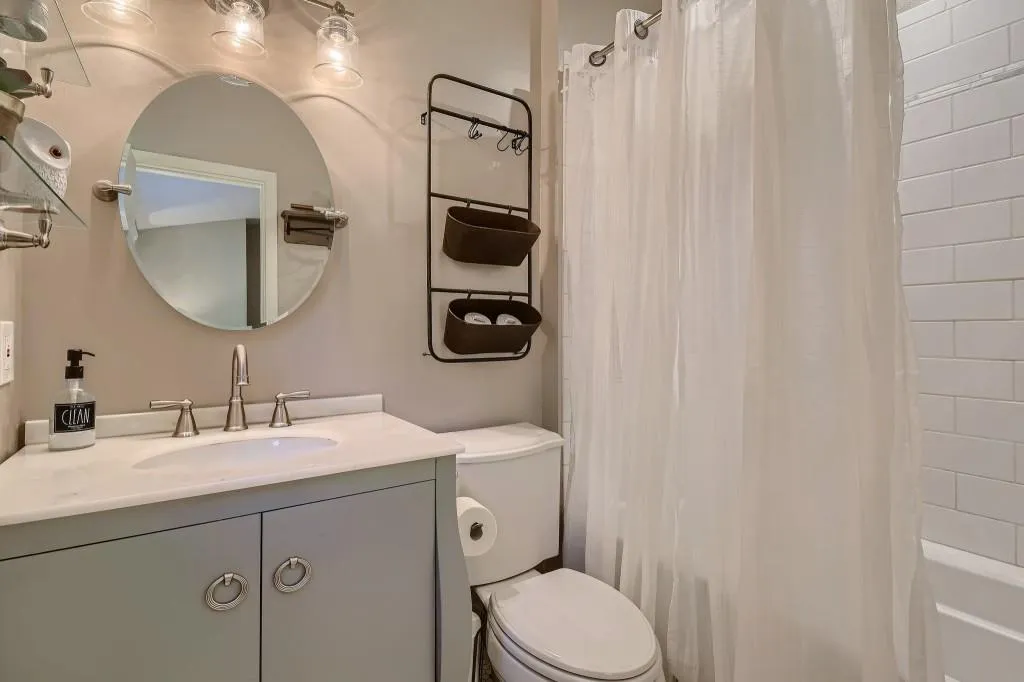 2208 Queen Anne Court, Sandy Springs, Georgia 30350, 3 Bedrooms Bedrooms, ,2 BathroomsBathrooms,Residential,Sold,2208 Queen Anne Court,6969131