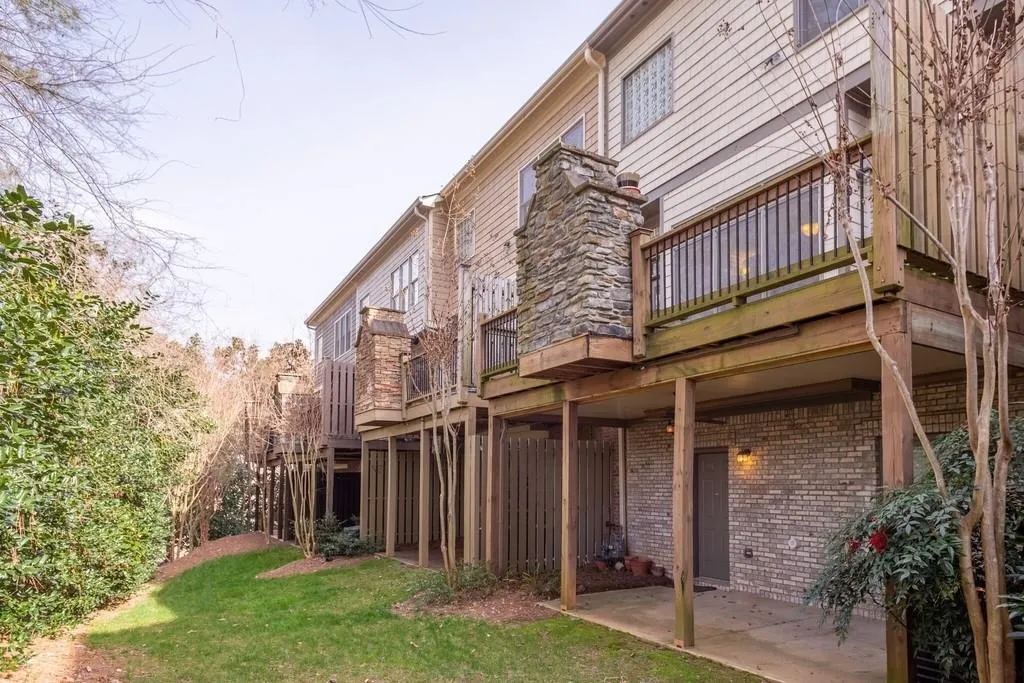 360 Mystic Ridge Lane, Sandy Springs, Georgia 30342, 4 Bedrooms Bedrooms, ,3 BathroomsBathrooms,Residential,Sold,360 Mystic Ridge Lane,6685197