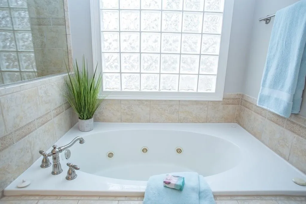 360 Mystic Ridge Lane, Sandy Springs, Georgia 30342, 4 Bedrooms Bedrooms, ,3 BathroomsBathrooms,Residential,Sold,360 Mystic Ridge Lane,6685197