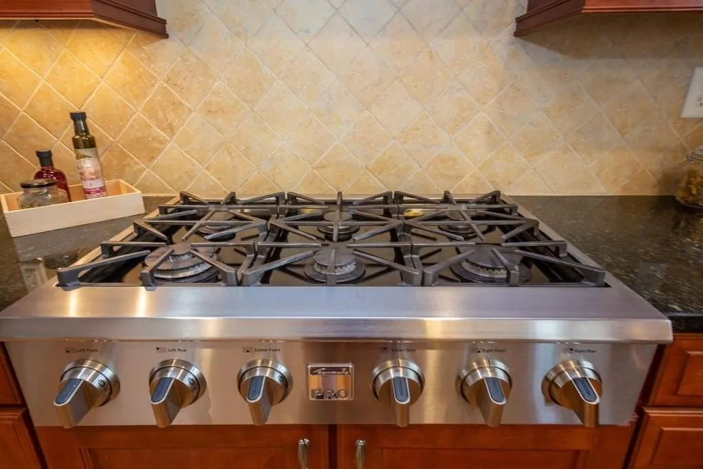 360 Mystic Ridge Lane, Sandy Springs, Georgia 30342, 4 Bedrooms Bedrooms, ,3 BathroomsBathrooms,Residential,Sold,360 Mystic Ridge Lane,6685197