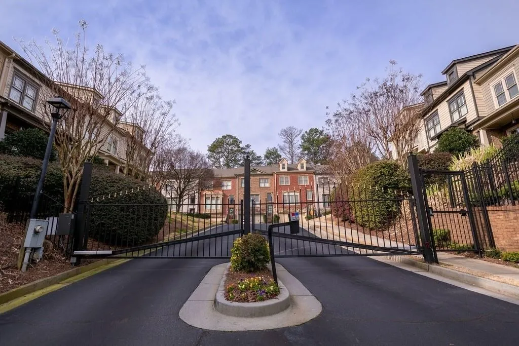 360 Mystic Ridge Lane, Sandy Springs, Georgia 30342, 4 Bedrooms Bedrooms, ,3 BathroomsBathrooms,Residential,Sold,360 Mystic Ridge Lane,6685197