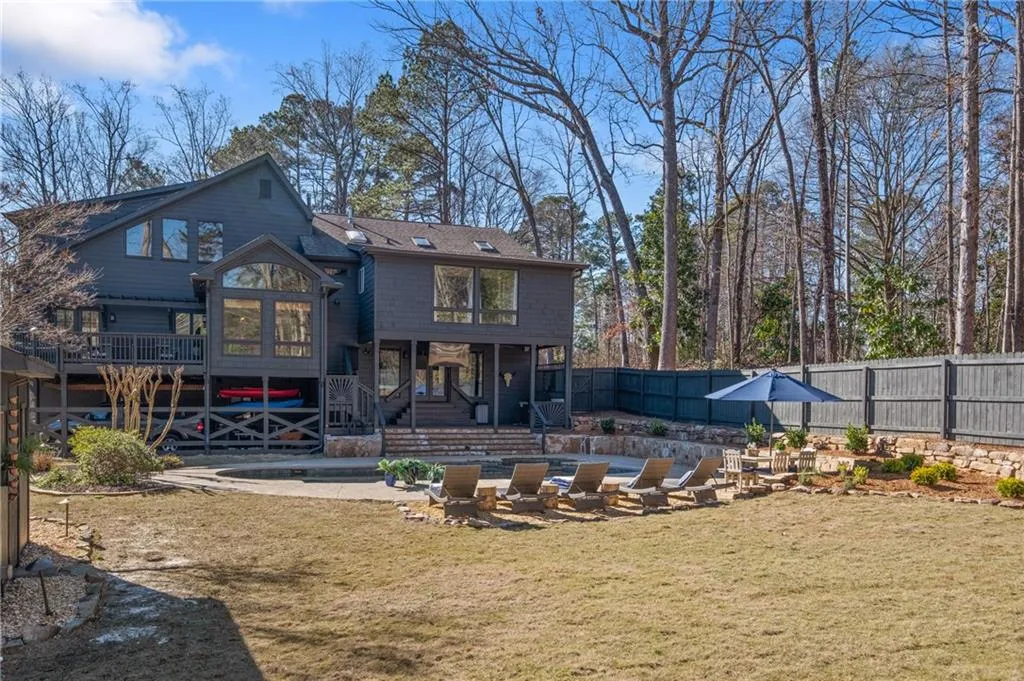 4895 High Point Road, Atlanta, Georgia 30342, 4 Bedrooms Bedrooms, ,3 BathroomsBathrooms,Residential,Sold,4895 High Point Road,6849541