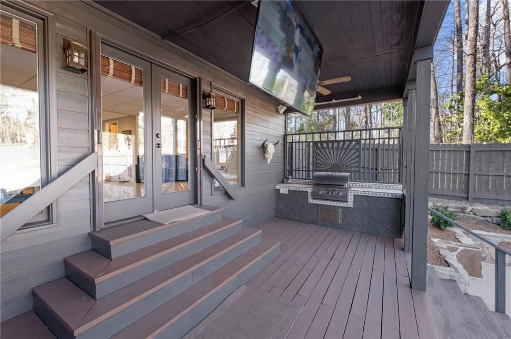 4895 High Point Road, Atlanta, Georgia 30342, 4 Bedrooms Bedrooms, ,3 BathroomsBathrooms,Residential,Sold,4895 High Point Road,6849541