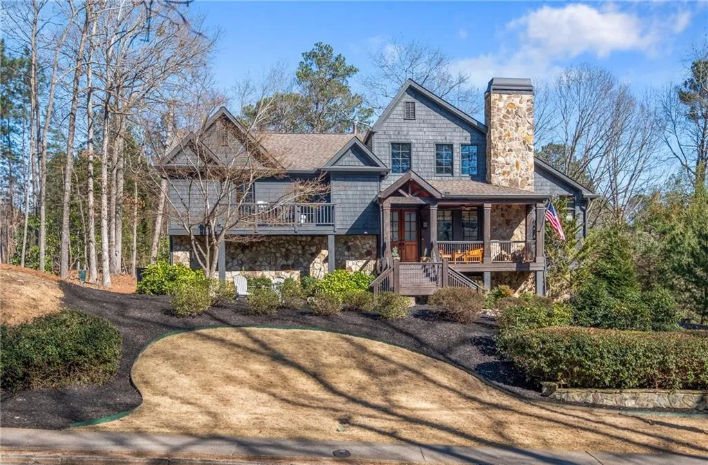 4895 High Point Road, Atlanta, Georgia 30342, 4 Bedrooms Bedrooms, ,3 BathroomsBathrooms,Residential,Sold,4895 High Point Road,6849541