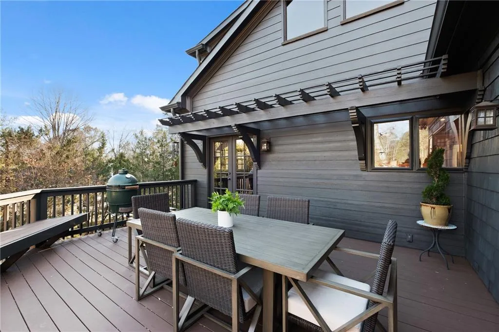 4895 High Point Road, Atlanta, Georgia 30342, 4 Bedrooms Bedrooms, ,3 BathroomsBathrooms,Residential,Sold,4895 High Point Road,6849541