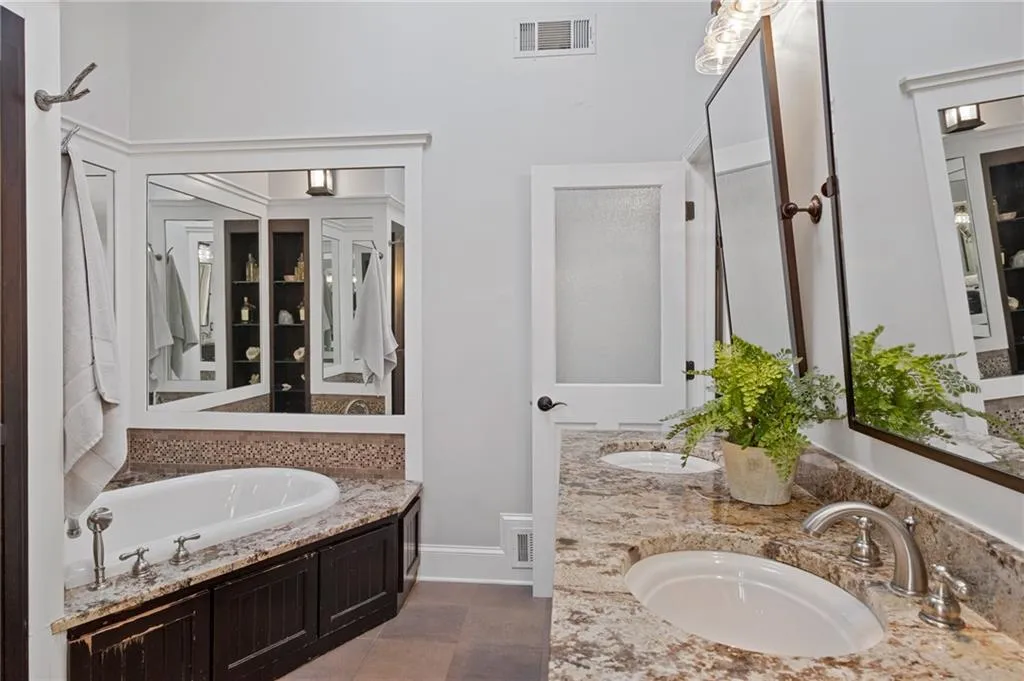 4895 High Point Road, Atlanta, Georgia 30342, 4 Bedrooms Bedrooms, ,3 BathroomsBathrooms,Residential,Sold,4895 High Point Road,6849541