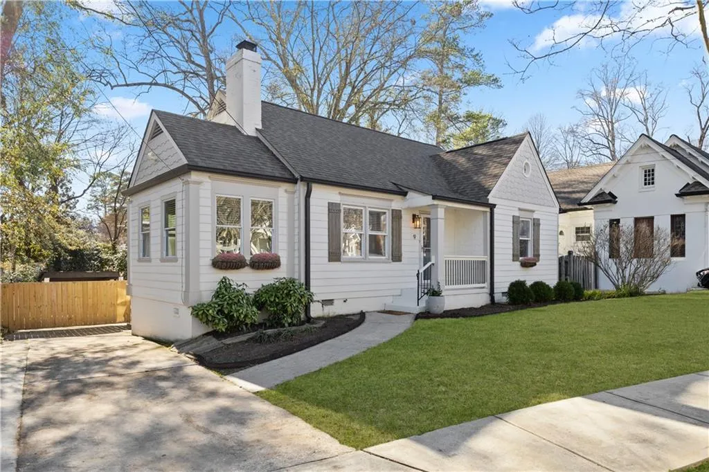 9 Arc Way, Atlanta, Georgia 30305, 3 Bedrooms Bedrooms, 0 ,2 BathroomsBathrooms,Residential,Sold,9 Arc Way,7697675