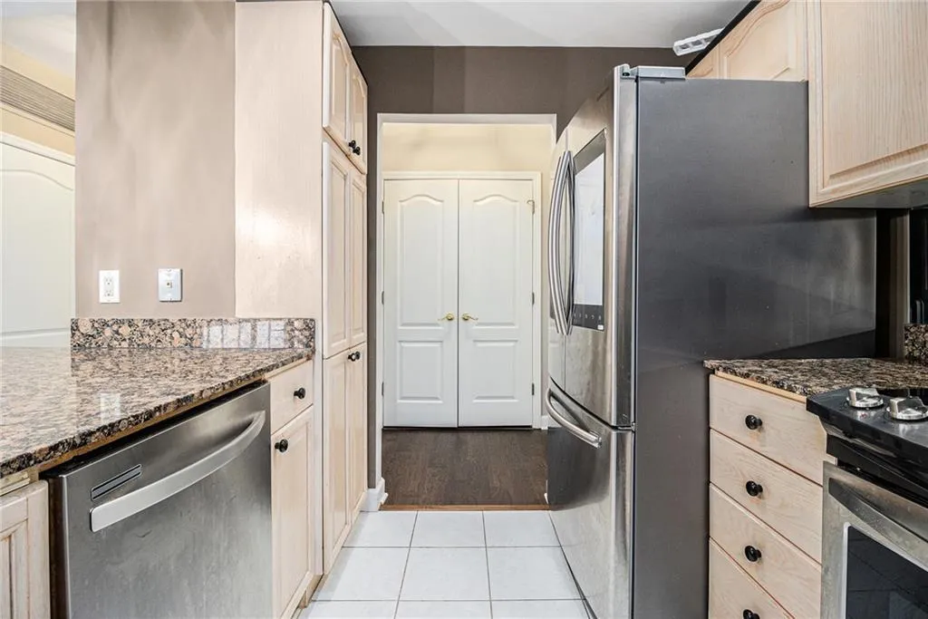 3475 Oak Valley Road Ne Unit 770, Atlanta, Georgia 30326, 1 Bedroom Bedrooms, ,1 BathroomBathrooms,Residential,For Sale,3475 Oak Valley Road Ne Unit 770,7627873