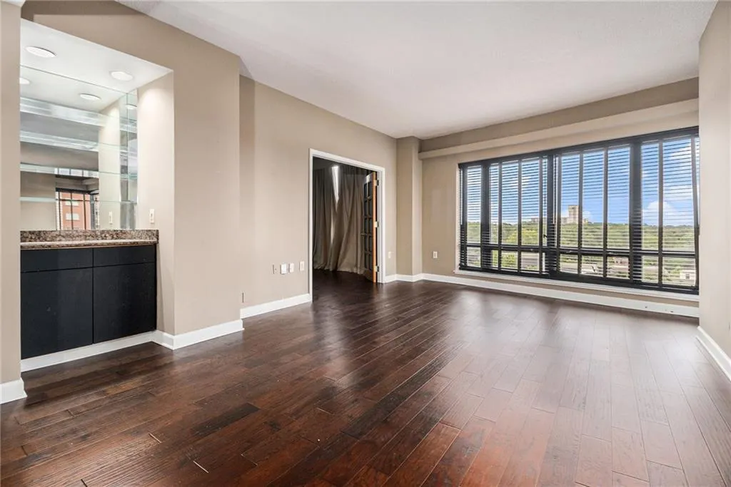 3475 Oak Valley Road Ne Unit 770, Atlanta, Georgia 30326, 1 Bedroom Bedrooms, ,1 BathroomBathrooms,Residential,For Sale,3475 Oak Valley Road Ne Unit 770,7627873