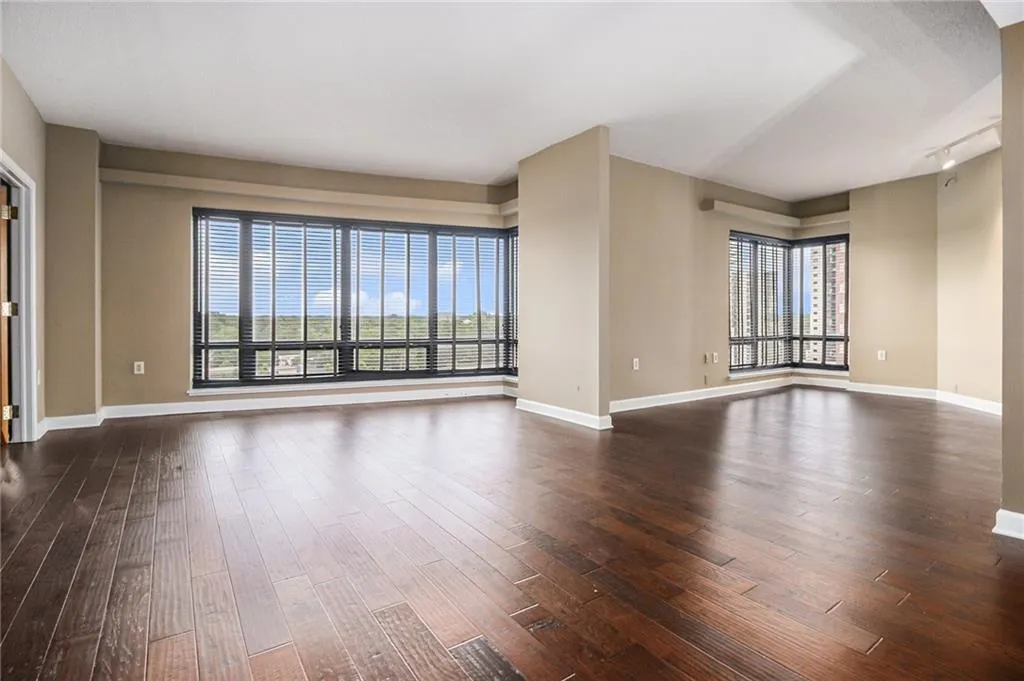 3475 Oak Valley Road Ne Unit 770, Atlanta, Georgia 30326, 1 Bedroom Bedrooms, ,1 BathroomBathrooms,Residential,For Sale,3475 Oak Valley Road Ne Unit 770,7627873
