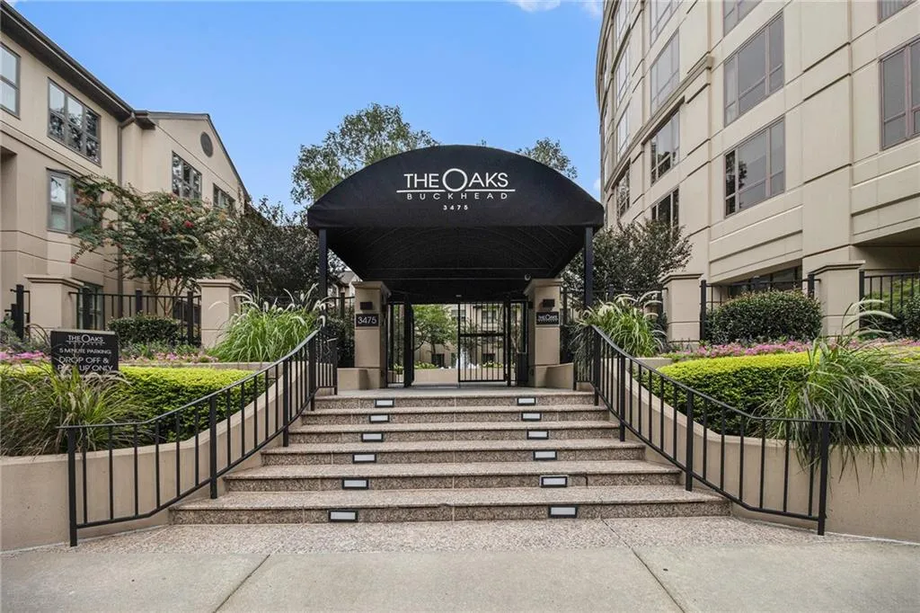 3475 Oak Valley Road Ne Unit 770, Atlanta, Georgia 30326, 1 Bedroom Bedrooms, ,1 BathroomBathrooms,Residential,For Sale,3475 Oak Valley Road Ne Unit 770,7627873